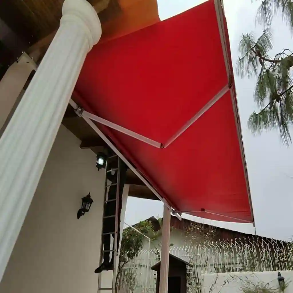 سایبان برقی بازویی