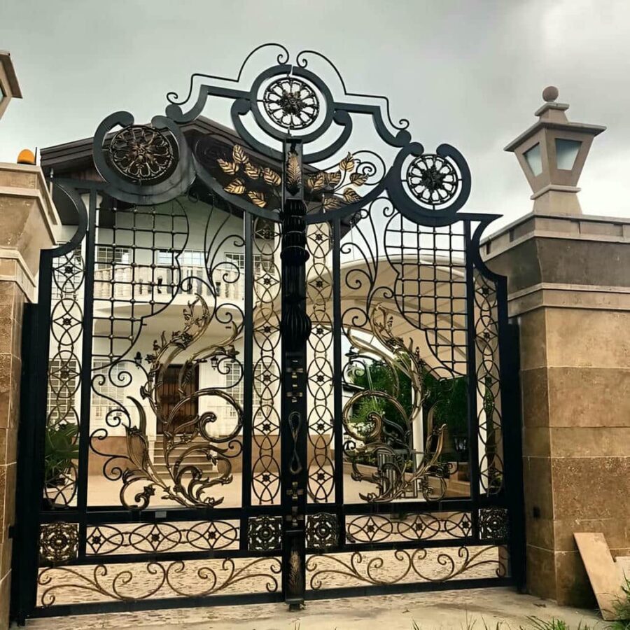 درب فرفورژه ورودی پارکینگ ساختمان