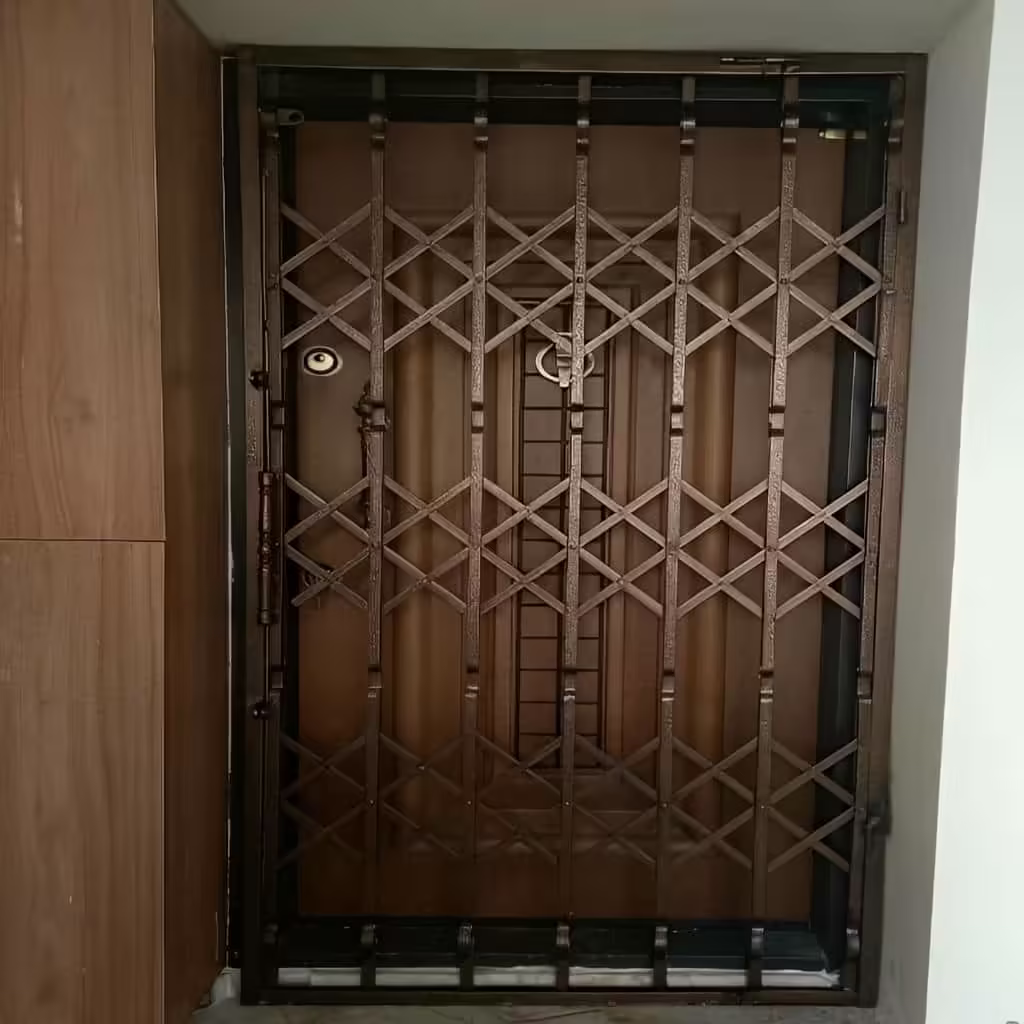 درب آکاردئونی ضد سرقت