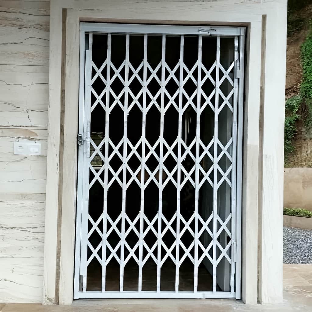 رنگ کوره ای درب فاظ آکاردئونی ۳ گل تسمه ۲