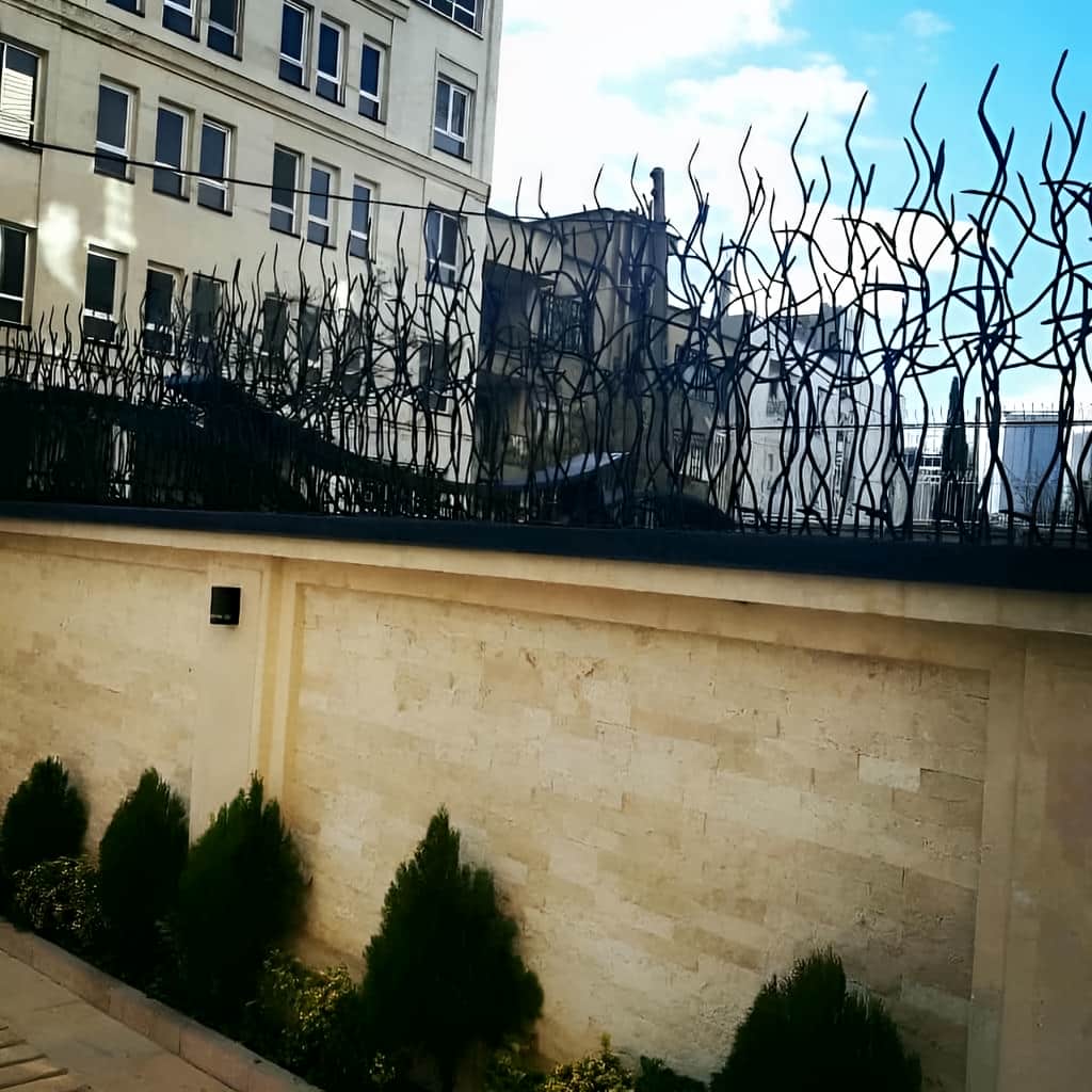 نرده شاخ گوزنی پایه بلند