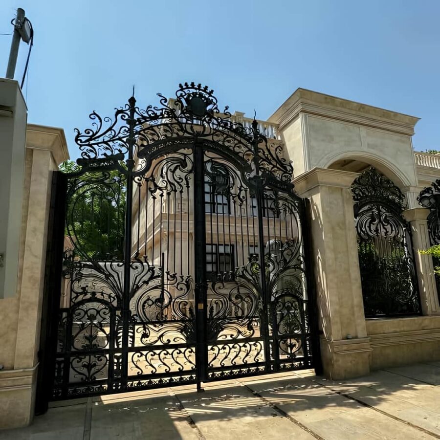 درب فلزی مدل الیزه با طراحی مستحکم