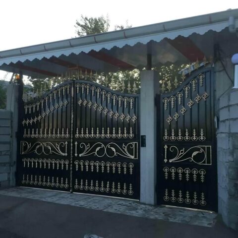 درب فلزی مدل انگلیسی برای ورودی لوکس