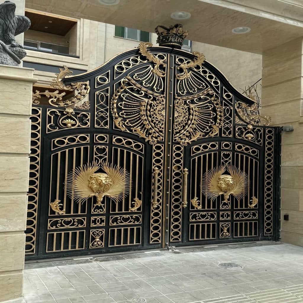 درب-ویلایی-حیاط-21 مدل درب فرفورژه لوکس گران قیمت
