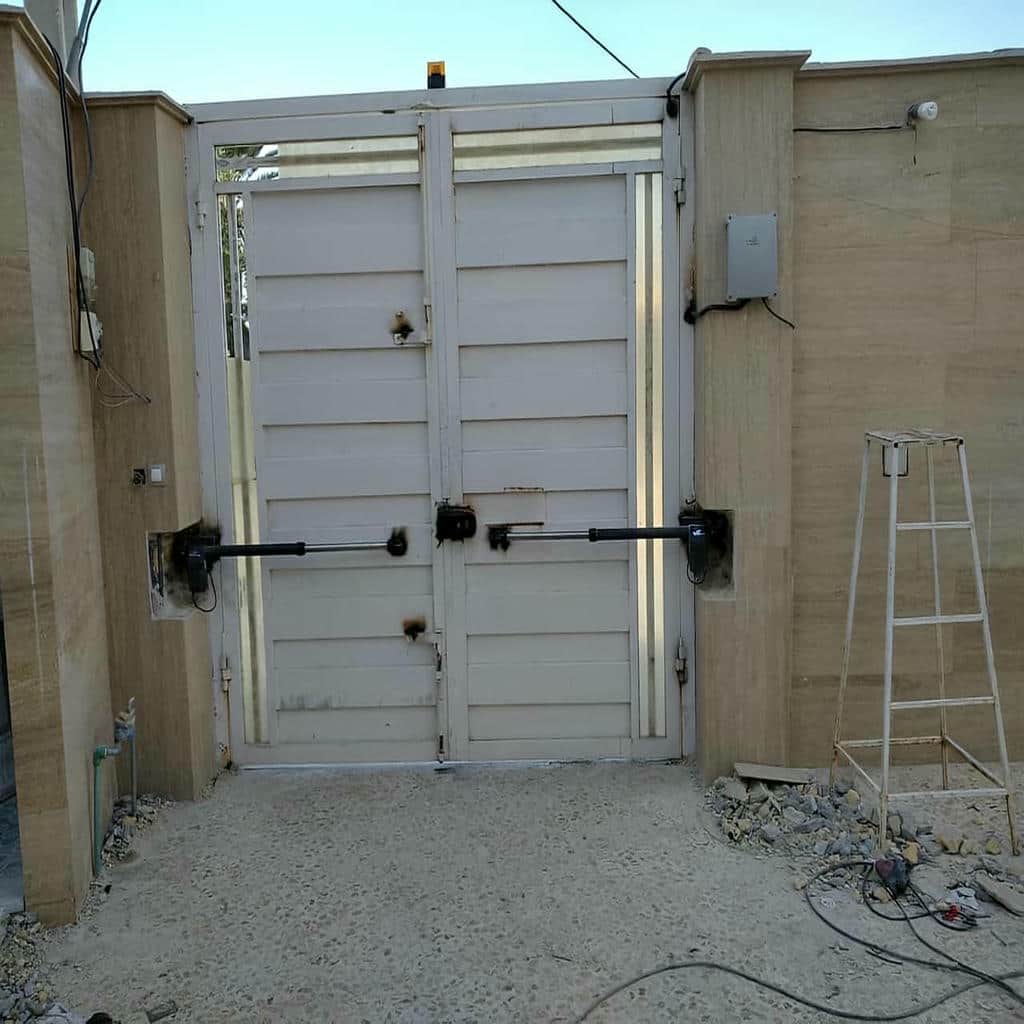 جک درب پارکینگ در قشم جک درب پارکینگ در قشم