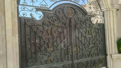 درب حیاط در آبسرد