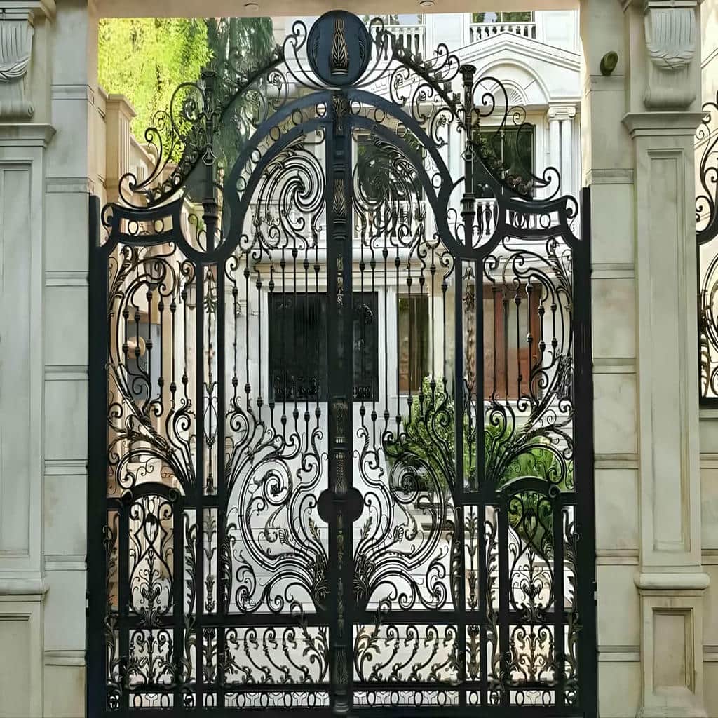 درب حیاط در هشتگرد