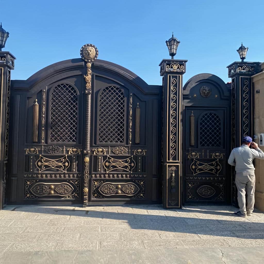 درب حیاط در قزوین