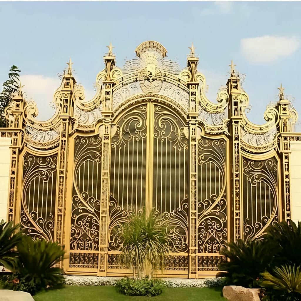 درب حیاط در نیشابور