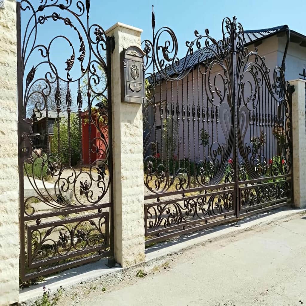درب حیاط در سنندج