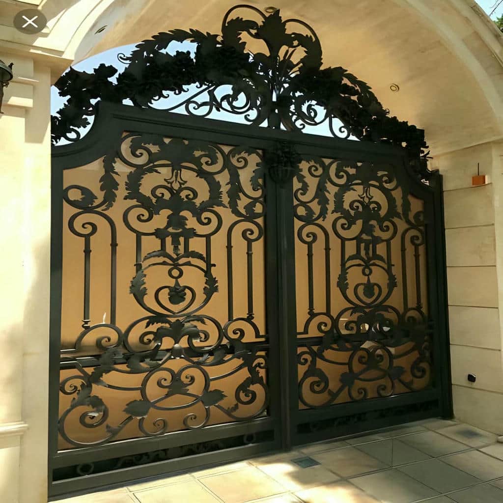 درب حیاط در مریوان