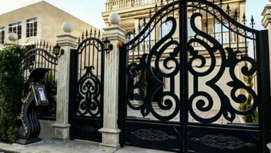 درب حیاط در کمال شهر