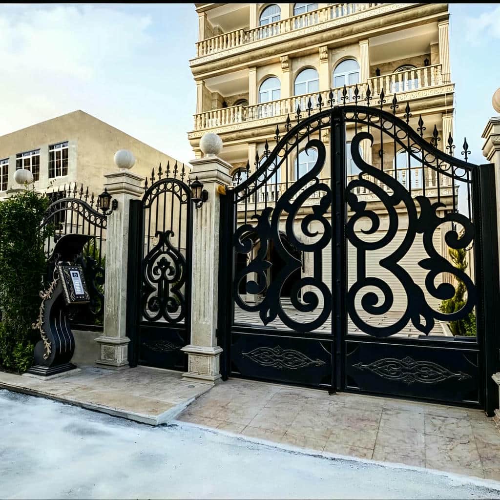 درب حیاط در ارومیه
