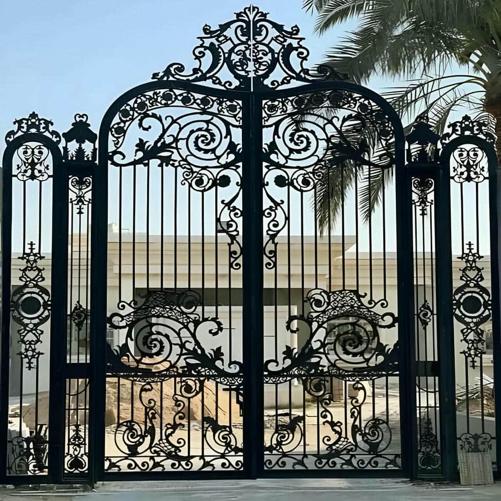 درب حیاط در هشتگرد