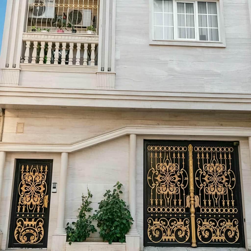 درب حیاط در رفسنجان
