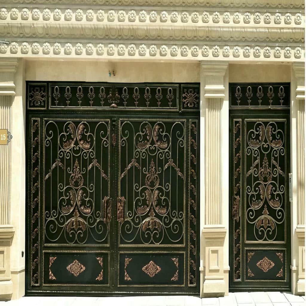 درب حیاط در هشتگرد