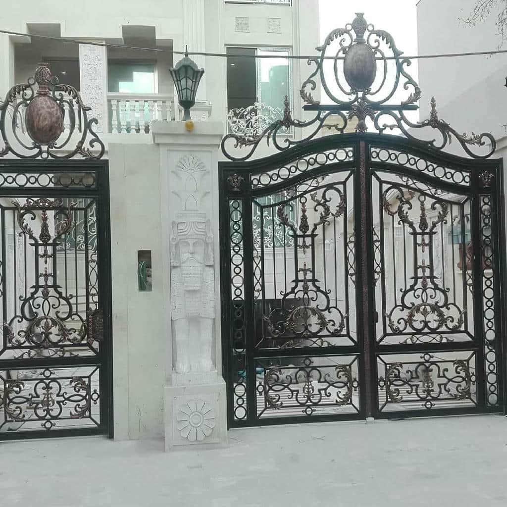 درب حیاط در لواسان
