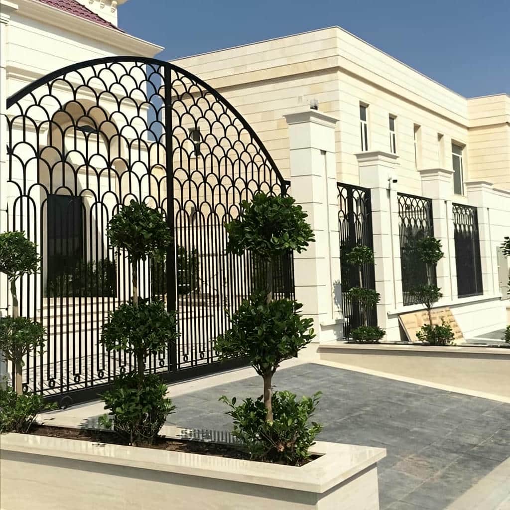 درب حیاط در بندر دیلم