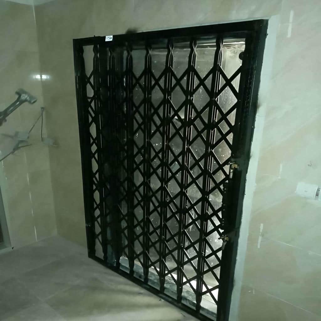درب آکاردئونی در ایلام