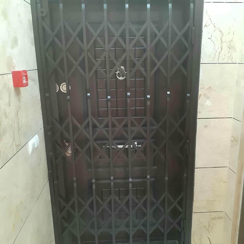 درب آکاردئونی در کیش