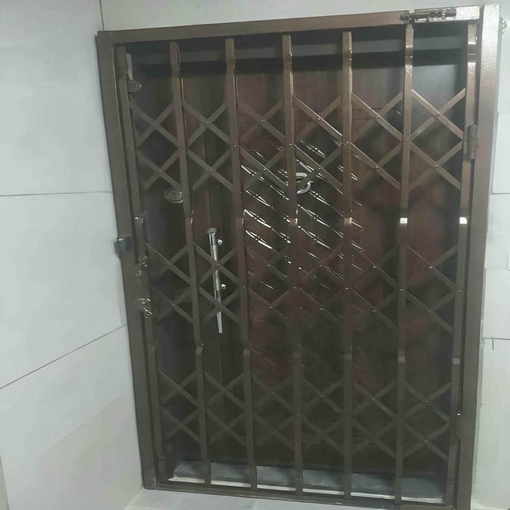 درب آکاردئونی در اراک
