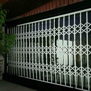درب آکاردئونی در محمدشهر