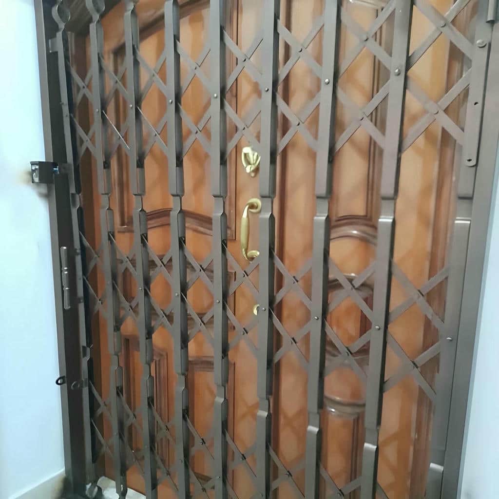 درب آکاردئونی در تهران