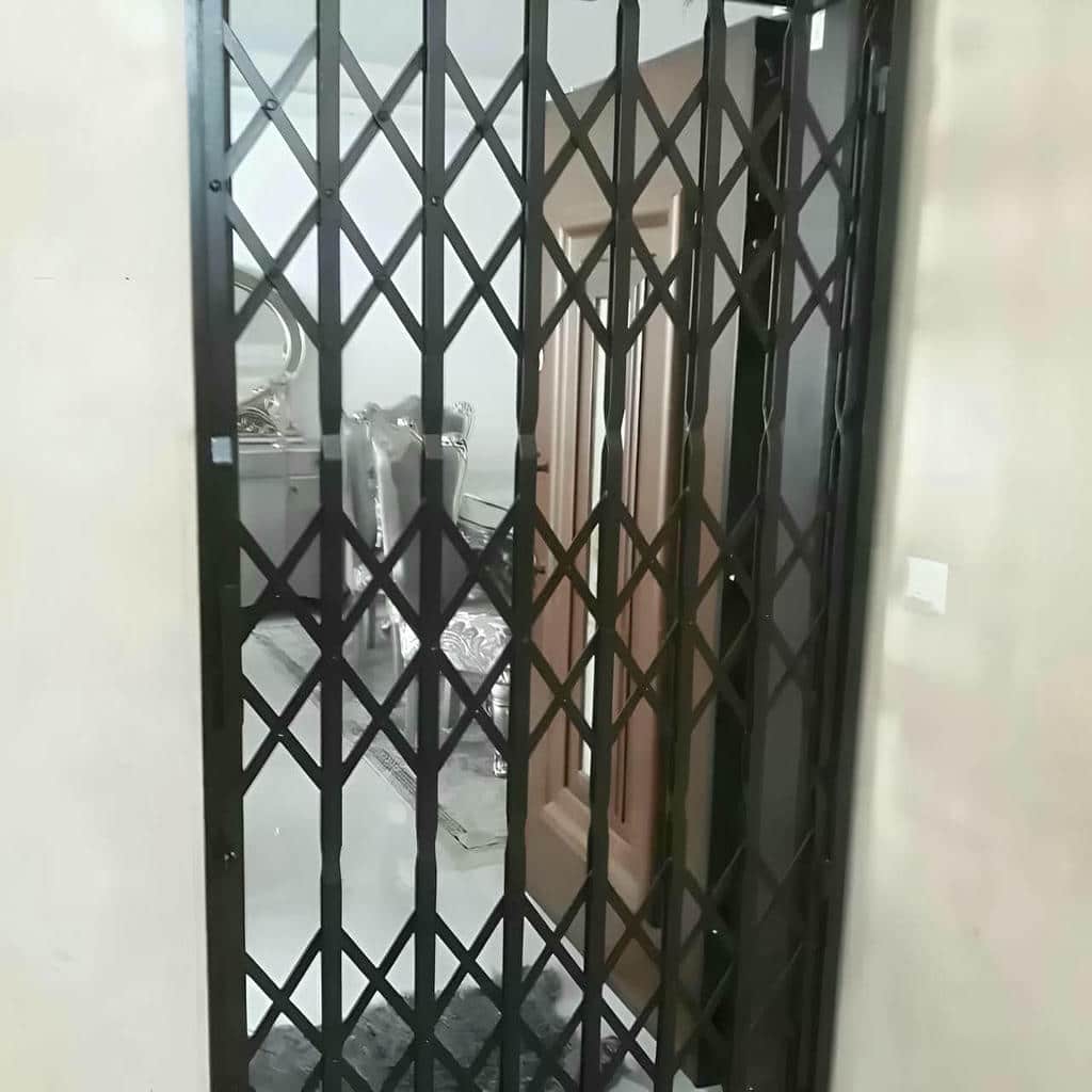 درب آکاردئونی در اندیشه