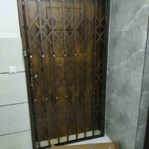درب آکاردئونی در همدان