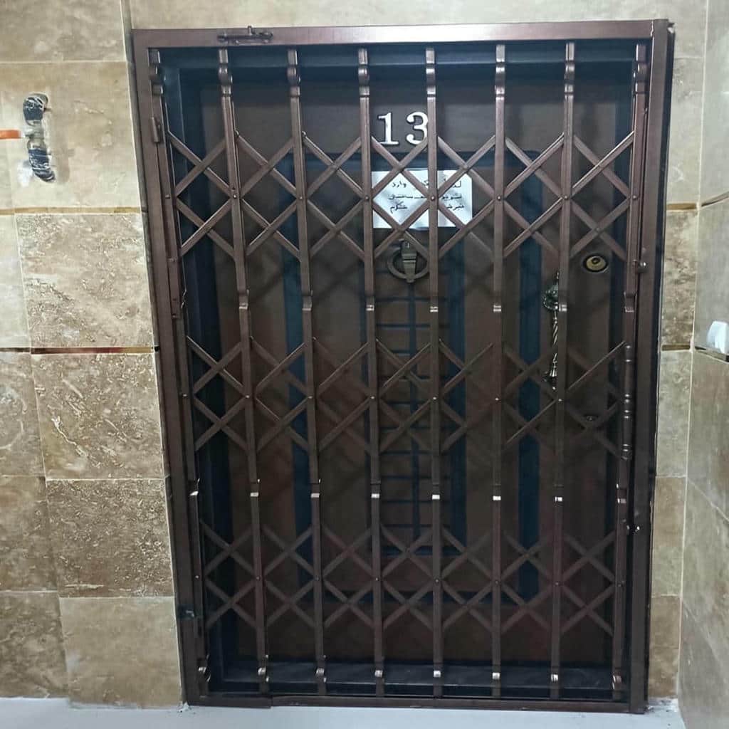 درب آکاردئونی در اراک