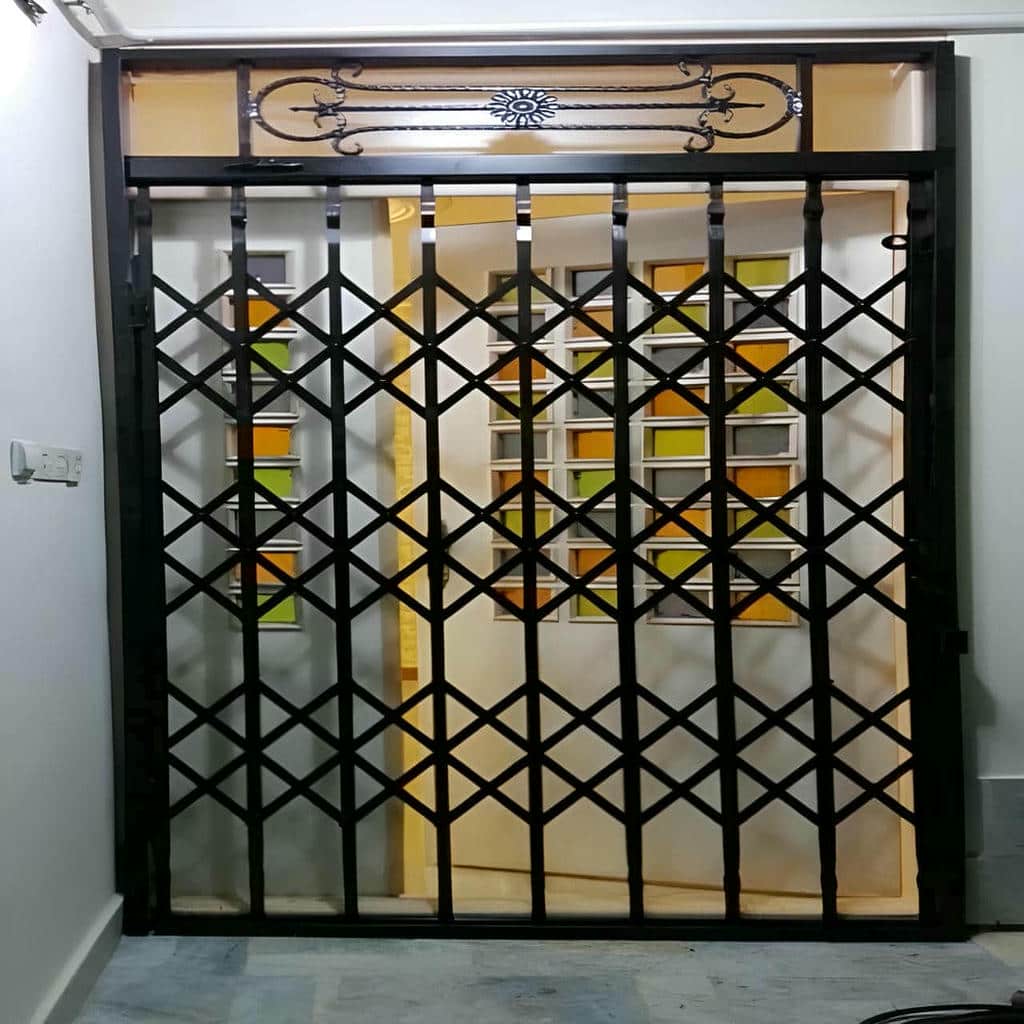 درب آکاردئونی در محمودآباد
