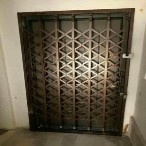درب آکاردئونی در مهرشهر کرج