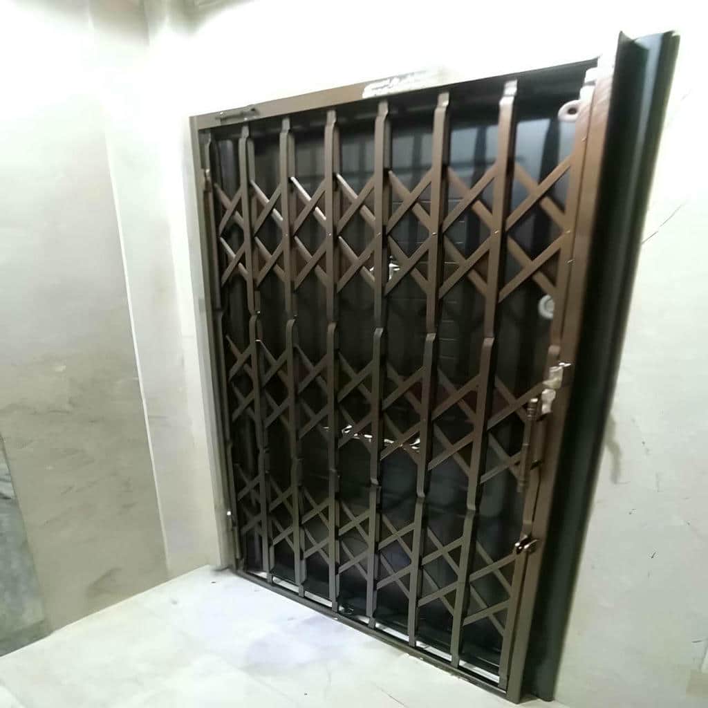درب آکاردئونی در آبادان