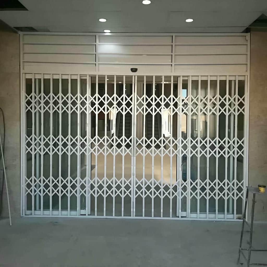 درب آکاردئونی در فیروزکوه