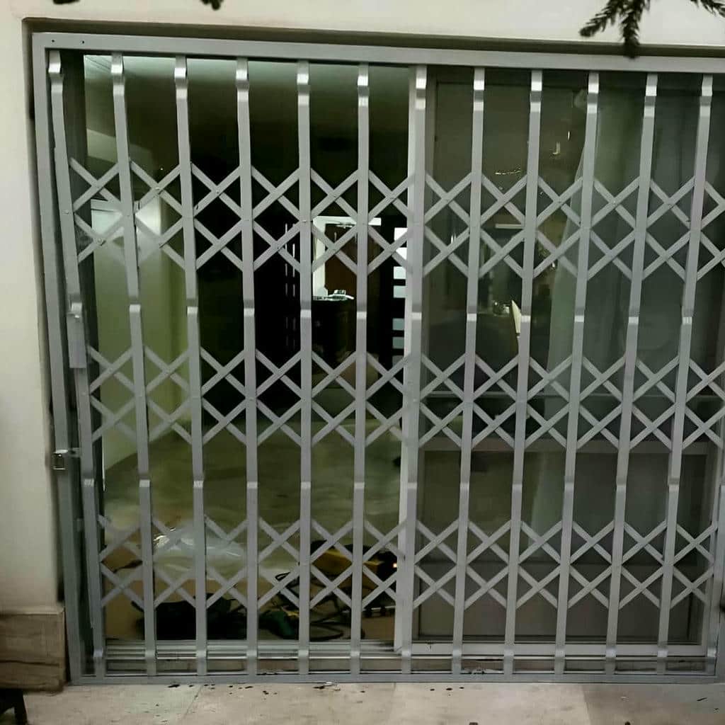 درب آکاردئونی در هشتگرد