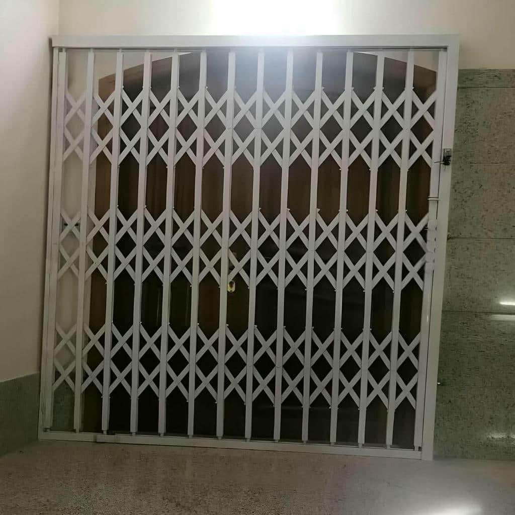 درب آکاردئونی در اصفهان