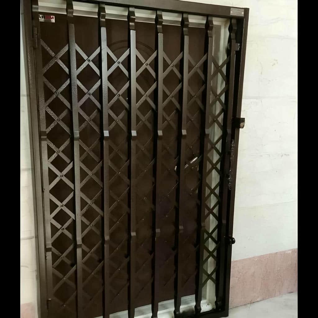 درب آکاردئونی در آمل - تصویر 3