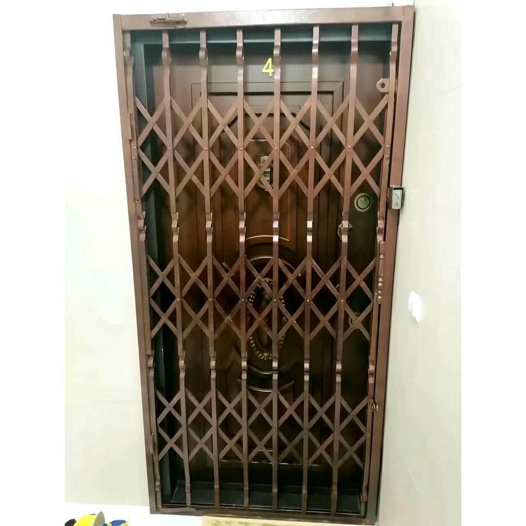 درب آکاردئونی در کرمانشاه