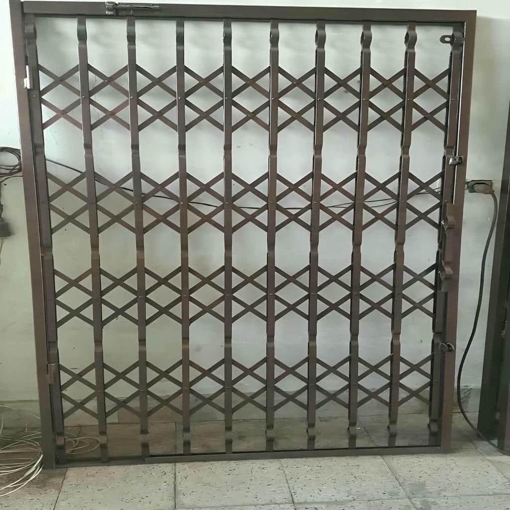 درب آکاردئونی در دماوند
