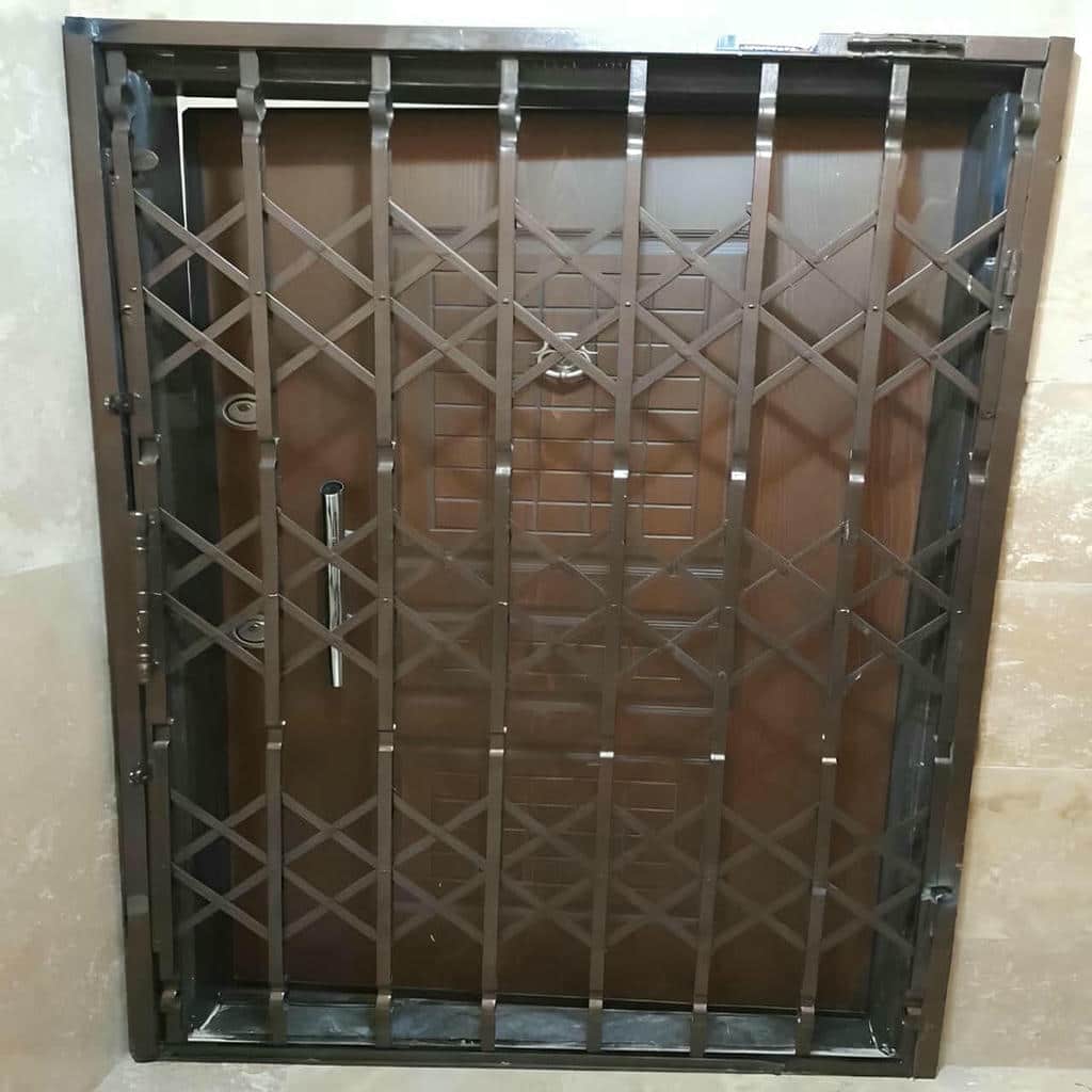 درب آکاردئونی در سمنان - تصویر 2