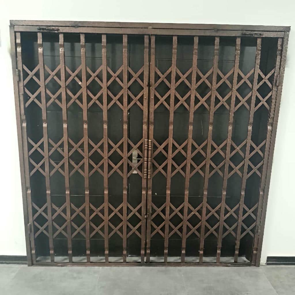 درب آکاردئونی در ساری