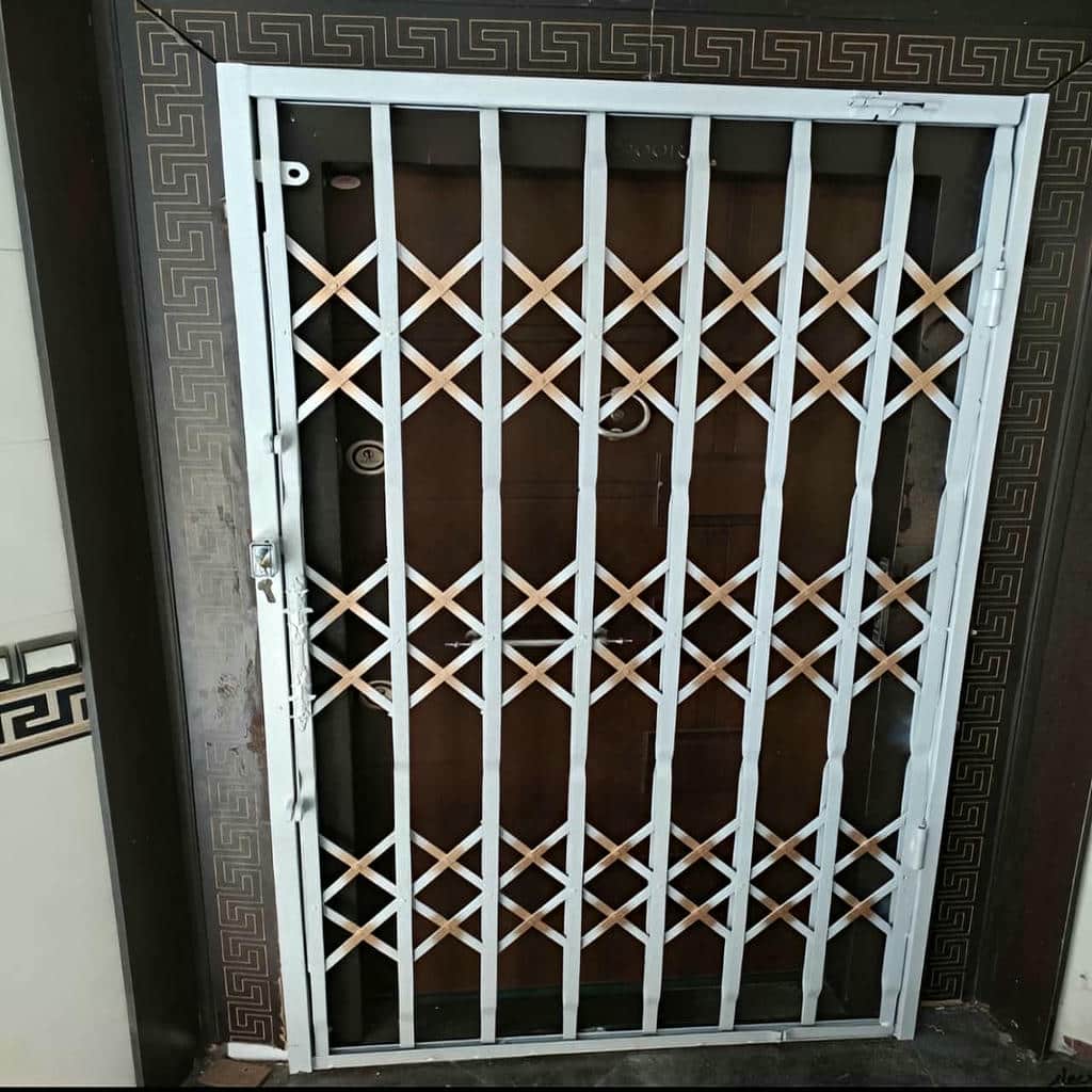 درب آکاردئونی در گرگان