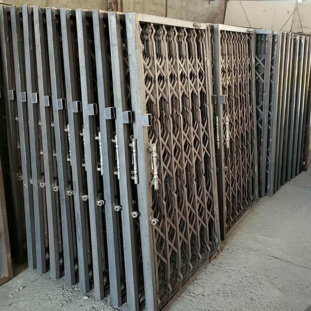 درب آکاردئونی در کاشان درب آکاردئونی در کاشان