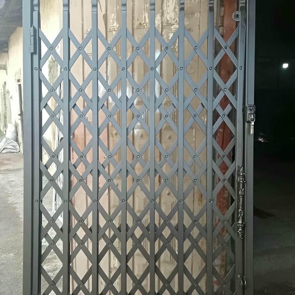 درب آکاردئونی در ملارد
