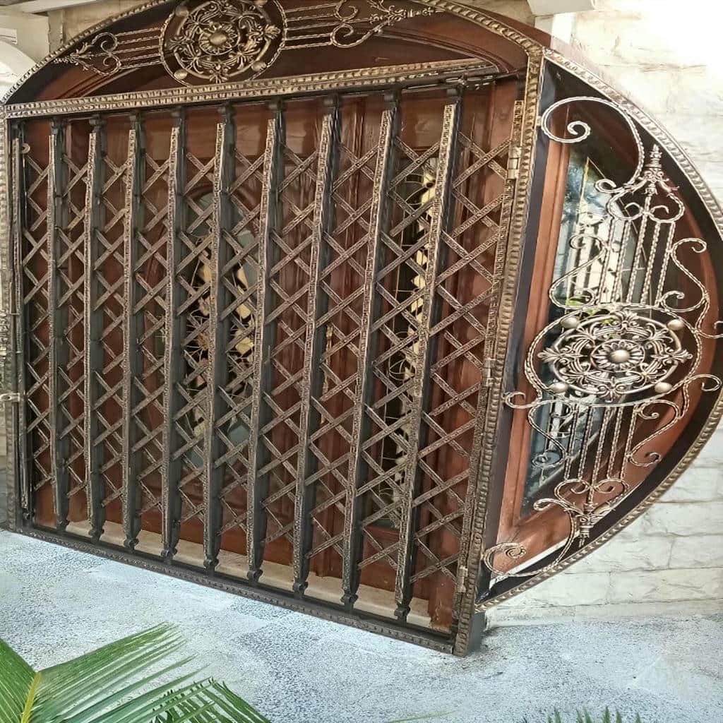 درب آکاردئونی در بندر لنگه - تصویر 2