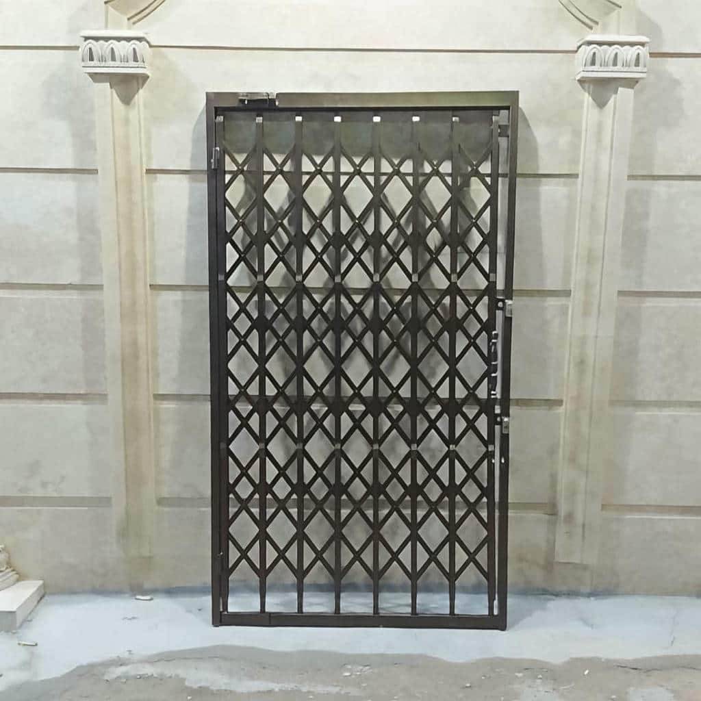 درب آکاردئونی در اراک