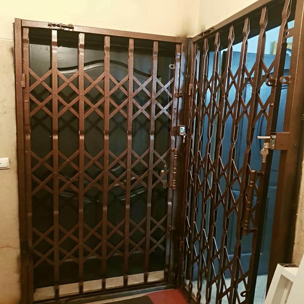 درب آکاردئونی در قشم