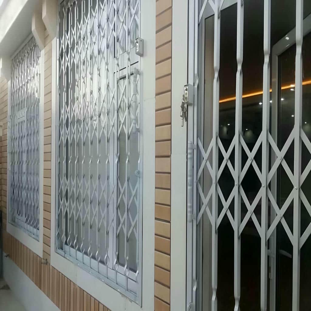 درب آکاردئونی در استان خوزستان