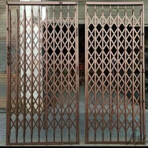 درب آکاردئونی در عظیمیه کرج