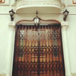 درب آکاردئونی در طالقان